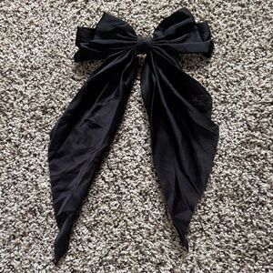 Elegant Black Bow Hair Accessory